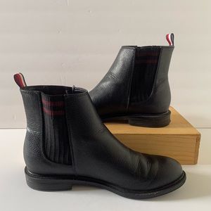 Men’s Tommy Hilfiger Booties size 7 *has flaw